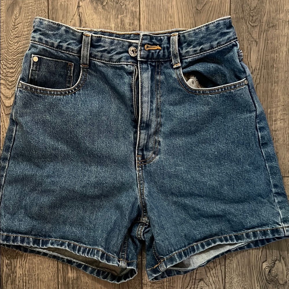 Zara (dark blue!) HIGH-WAISTED MOM FIT SHORTS